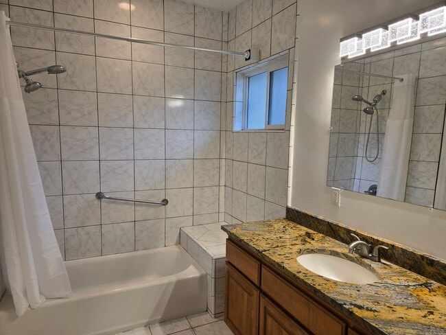 Building Photo - 272 Halenani Dr