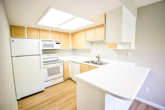 Building Photo - 9515 SW 146th Terrace