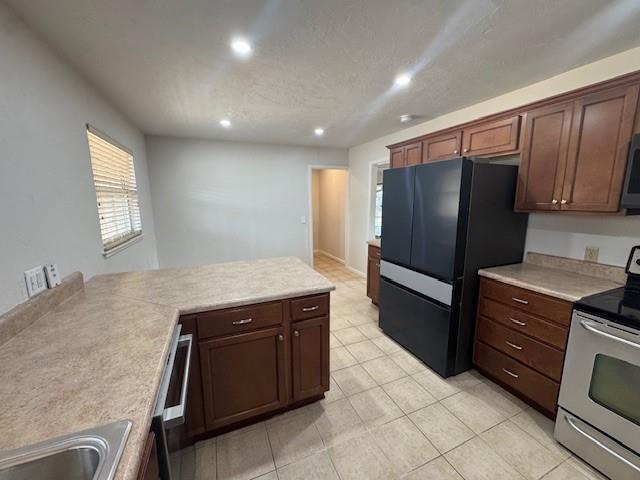 Building Photo - 135 N Westchester Ave