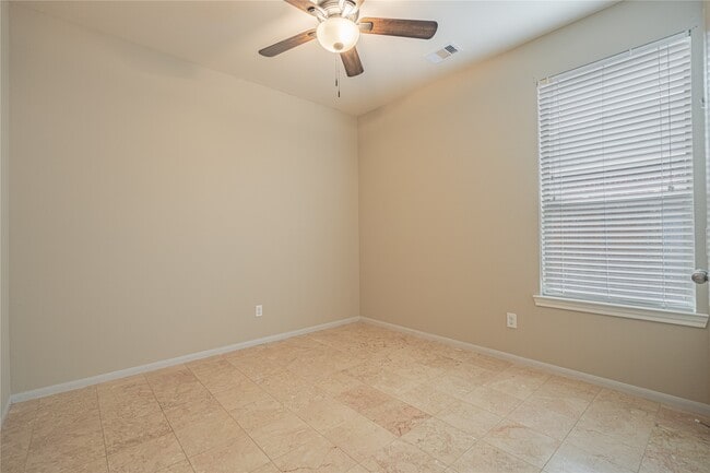 Building Photo - 28514 Lockeridge Springs Dr
