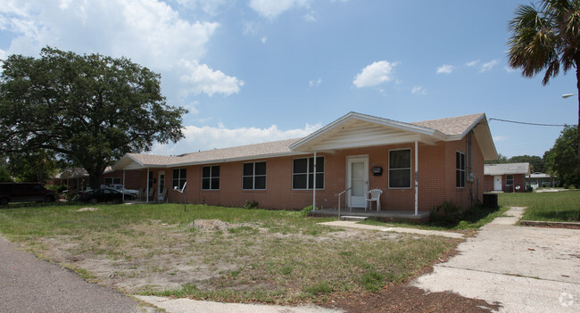 Building Photo - FERNANDINA BEACH APARTMENTS