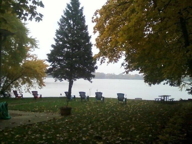 Beautiful Fall views of the lake - 34175 N Hainesville Rd