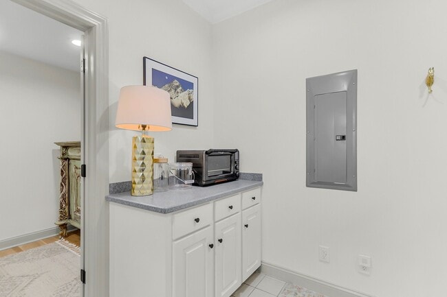 Building Photo - 5049 Spaniel Dr
