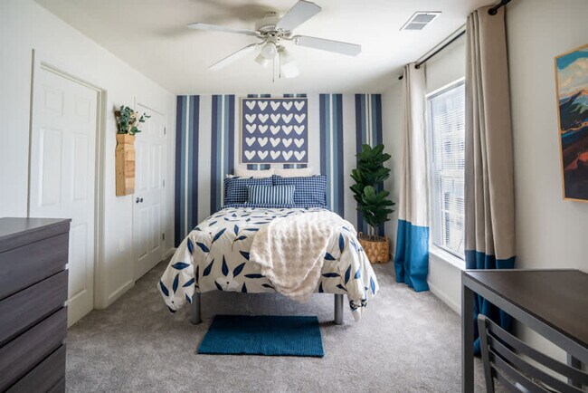 Building Photo - 1051 Southern Dr