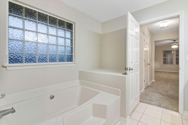 Building Photo - 4678 Windstarr Dr