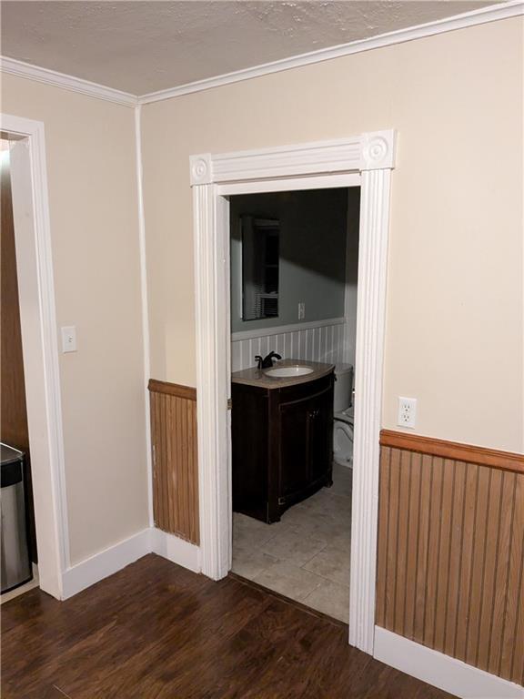 Building Photo - 14 Wallace Ave