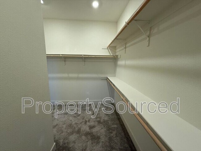 Building Photo - 1724 Jade Pl