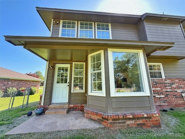 Building Photo - 3610 E 55th Pl