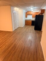 Building Photo - 4411 Chastant St