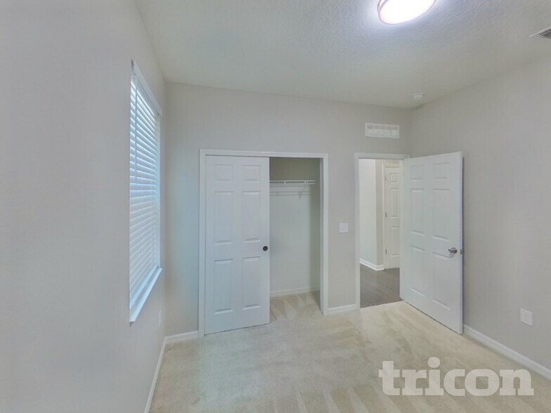 Building Photo - 10710 Southern Forest Dr