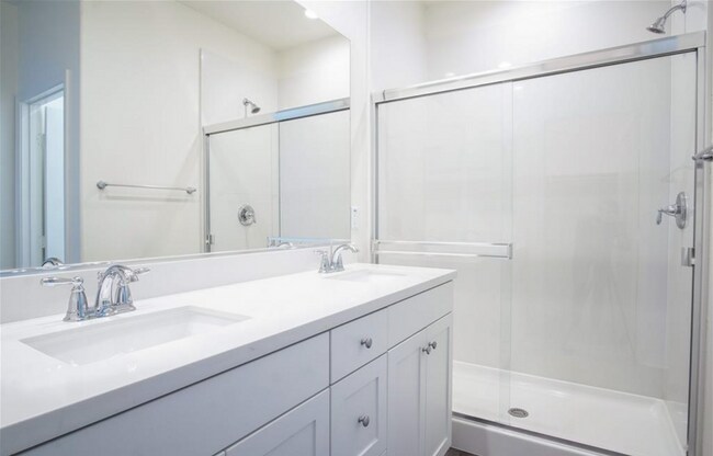 Building Photo - 3-Story Townhome w/ 2 Car Garage in New Co...