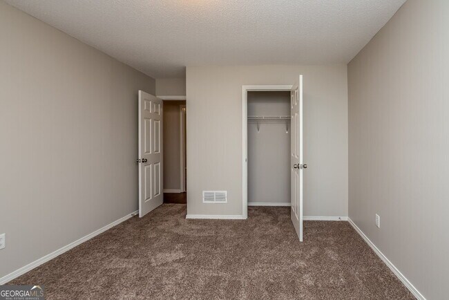 Building Photo - 113 Brookhaven Ln