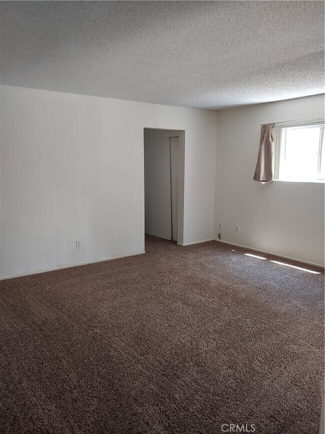 Building Photo - 16961 Green Ln
