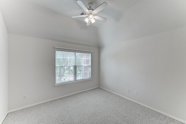 Building Photo - 10103 Cottonwood Canyon Dr
