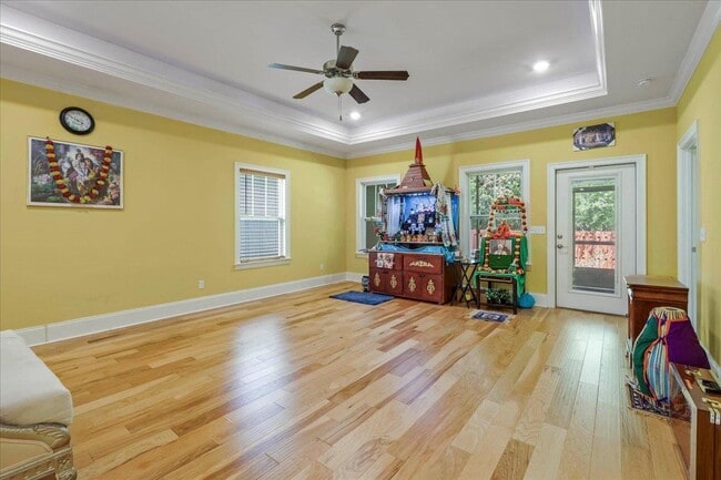 Building Photo - 855 Avery Park Dr