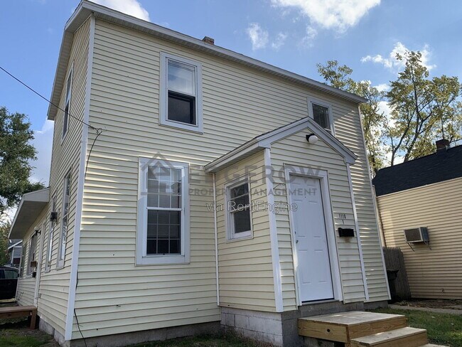 Building Photo - 99 Houston Ave