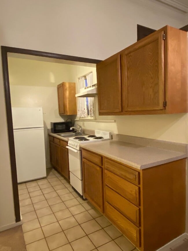 Building Photo - 190 W K St