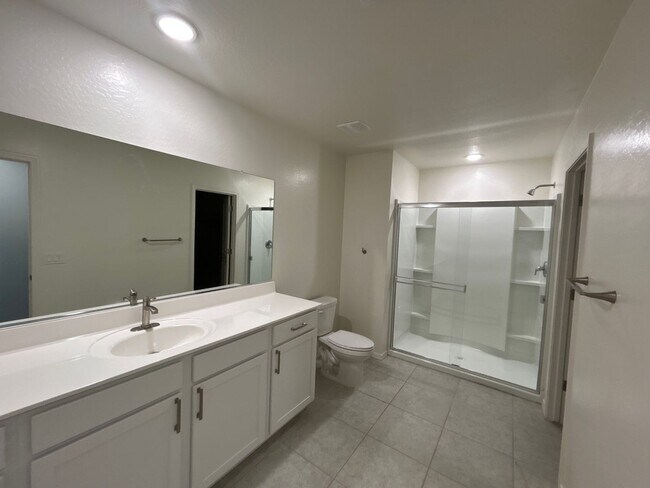 Building Photo - 19233 W Elm St