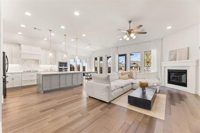 Building Photo - 2250 Macy Wy