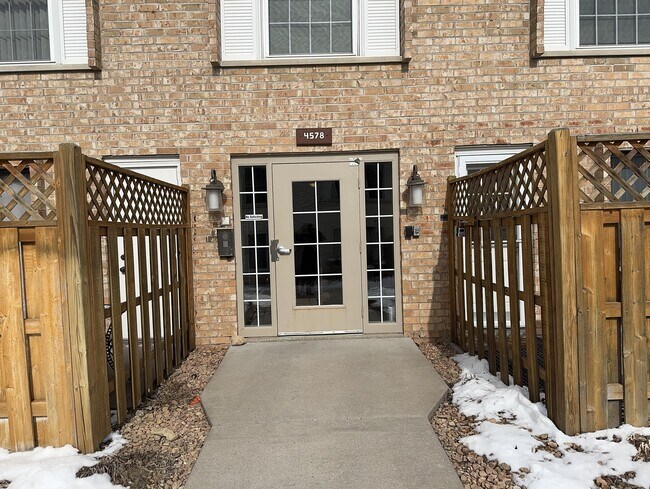 Building Photo - 4578 Cedar Lake Rd S