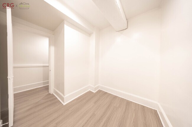 Building Photo - 1726 Beacon St