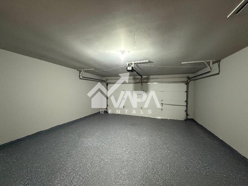 Building Photo - 12411 Gran Vista St