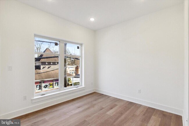 Building Photo - 367 W Hortter St