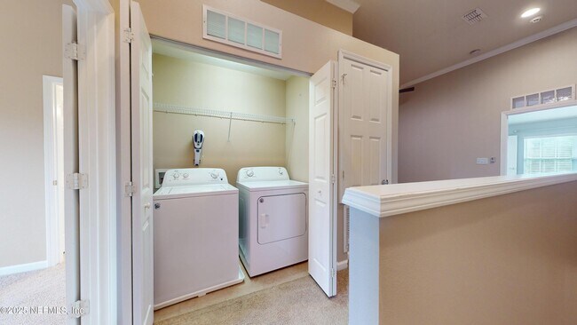 Building Photo - 6937 Woody Vine Dr