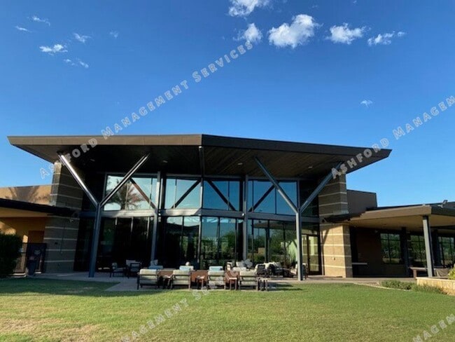 Building Photo - Beautiful 3-Bedroom Home in Sky Crossing w...