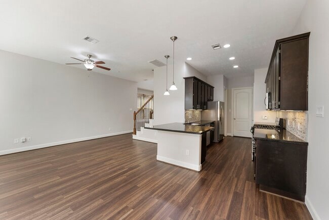 Building Photo - 31 Aventura Pl