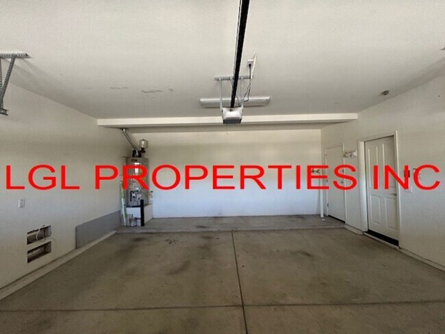 Building Photo - 2826 Maybrook Dr