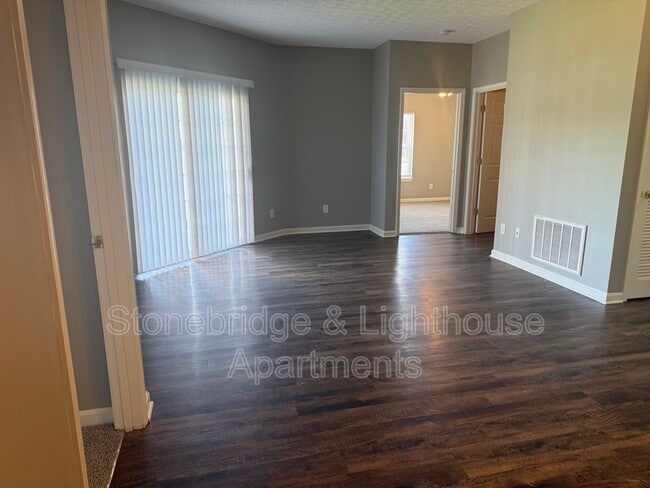 Building Photo - 3115 Lighthouse Dr
