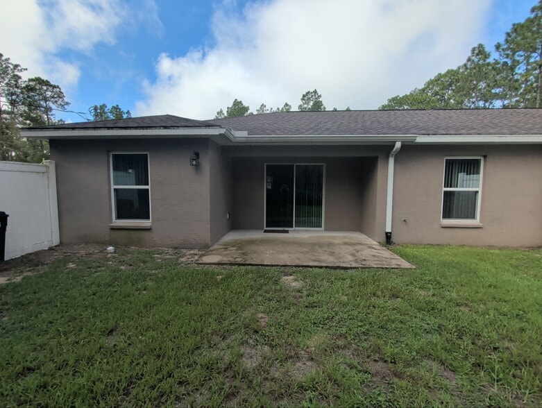 Building Photo - 9531 N Travis Dr