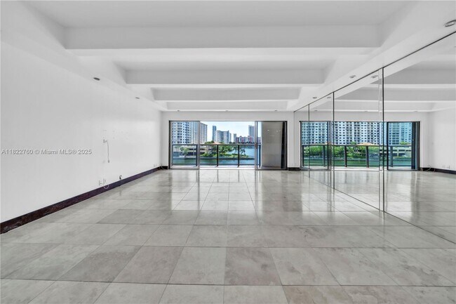 Building Photo - 4000 NE 168th St