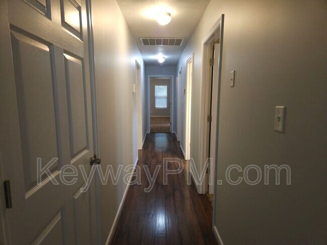 Building Photo - 641 Ventana Dr