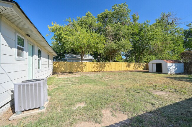 Building Photo - 2824 NW 12th St