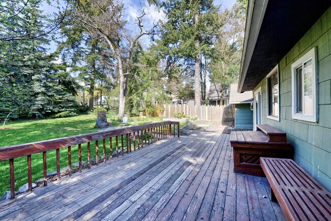 Building Photo - Beautiful Craftsman Bungalow on the edge of the Historic Fort Russell Dristrict