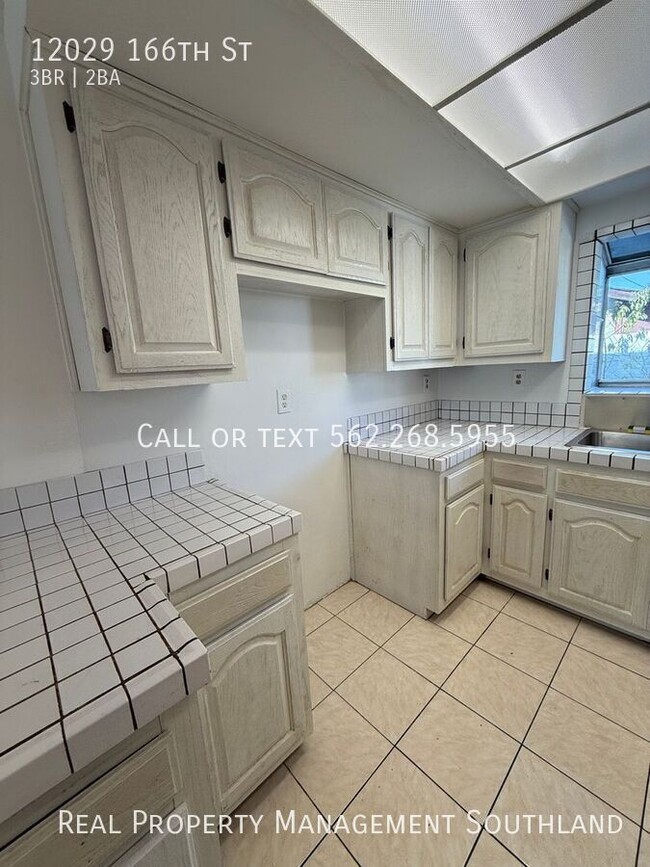 Building Photo - Three Bedroom Two Bath Home for Rent in No...