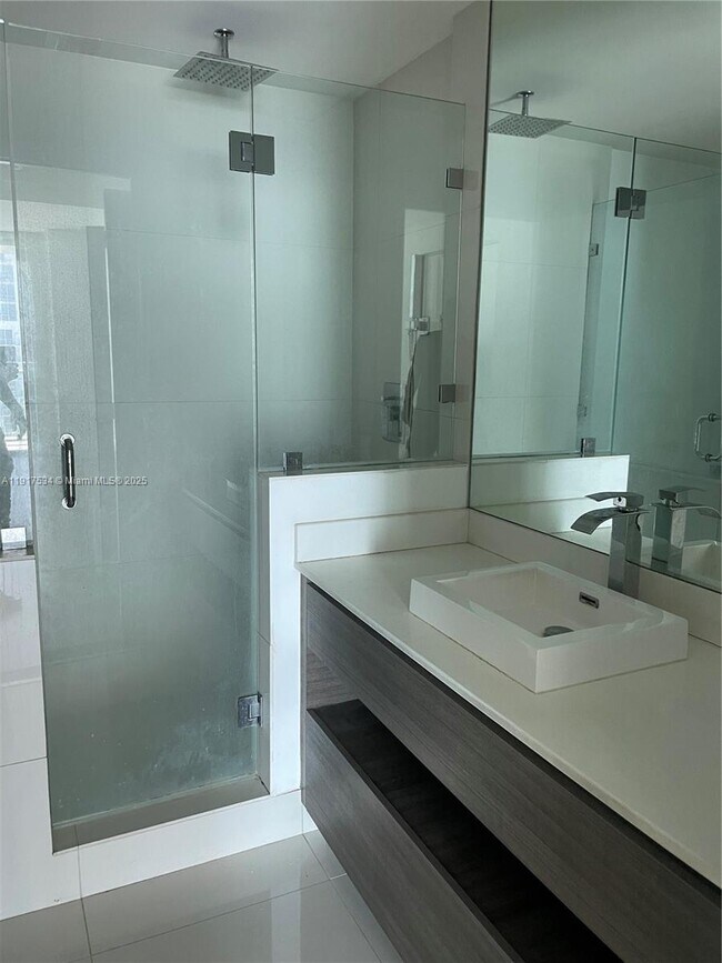 Building Photo - 1100 S Miami Ave