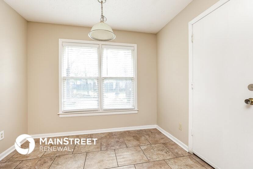 Building Photo - 305 Short Ct