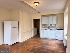 Building Photo - 4718 Hazel Ave