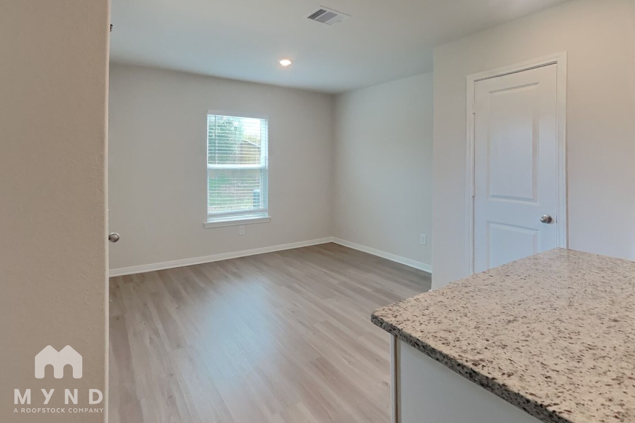 Building Photo - 10397 Sweetwater Creek Dr