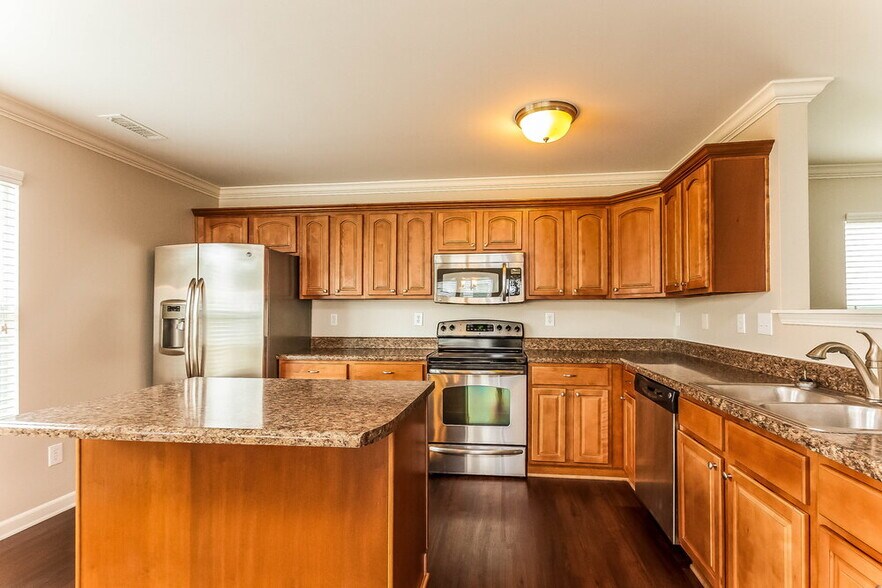 Building Photo - 1120 Black Diamond Dr