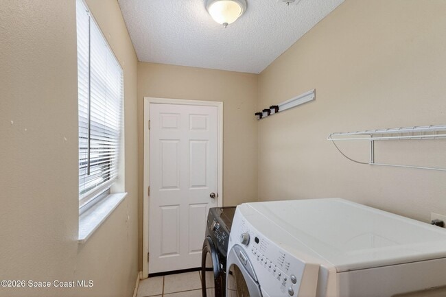 Building Photo - 352 Jacaranda Ave NW