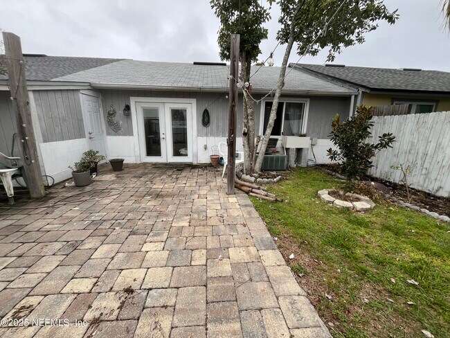 Building Photo - 636 Aquatic Dr