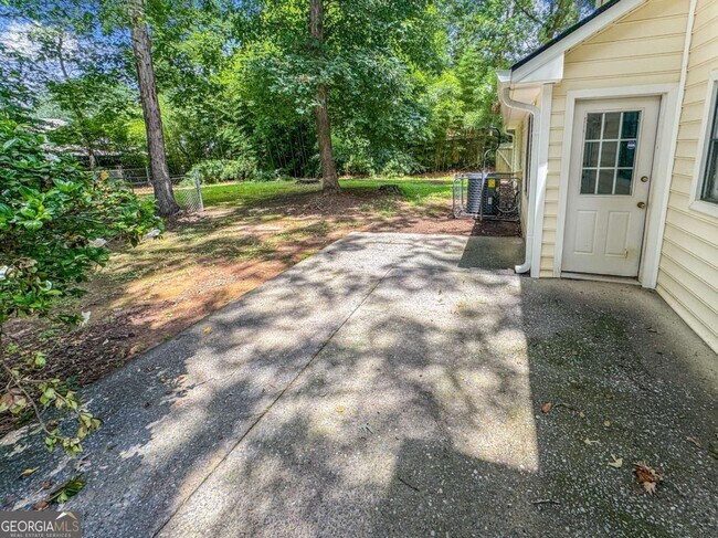 Building Photo - 4051 Coyte Dr