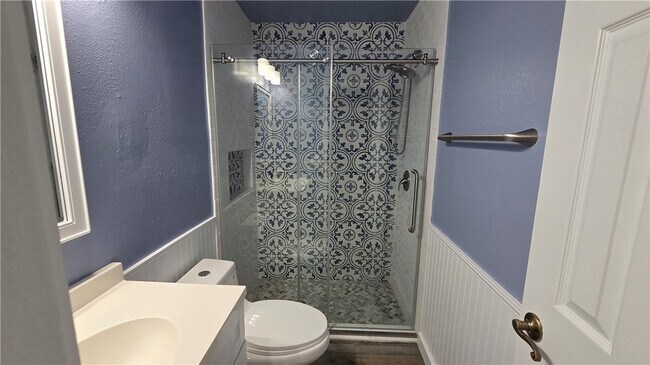 Building Photo - 426 Tulip Dr