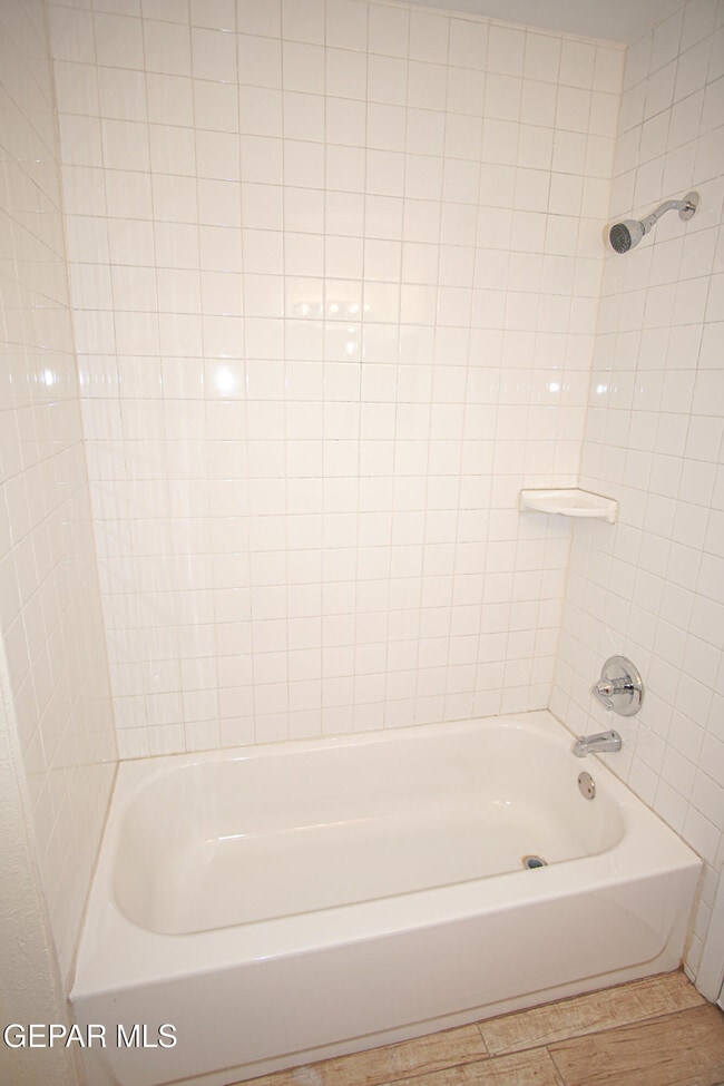 Building Photo - 3425 Risner Pl