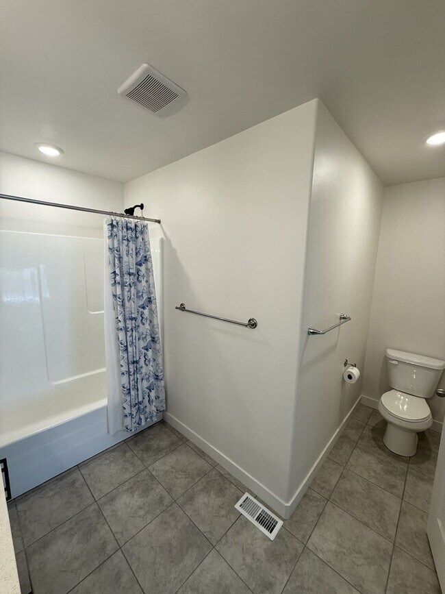 Building Photo - Beautiful Home in Spanish Fork