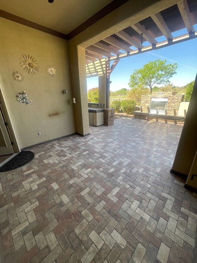 Building Photo - Gorgeous home in The Boulders at Sonoma Ra...